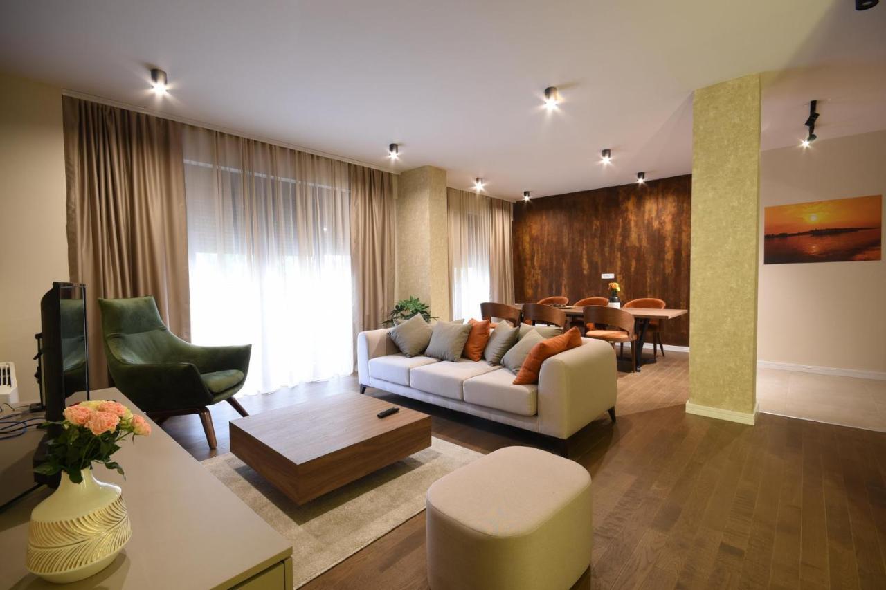 Hotel Lora Belgrade Extérieur photo