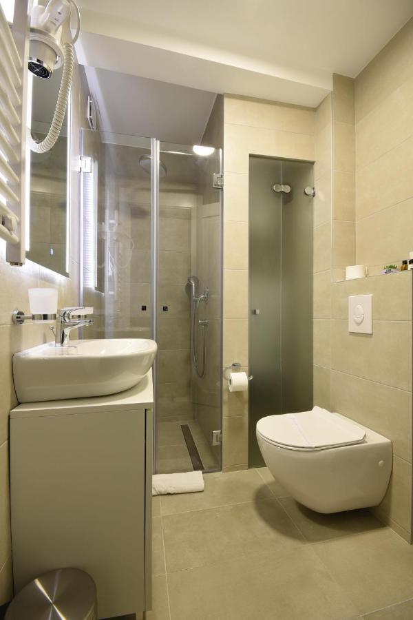 Hotel Lora Belgrade Extérieur photo