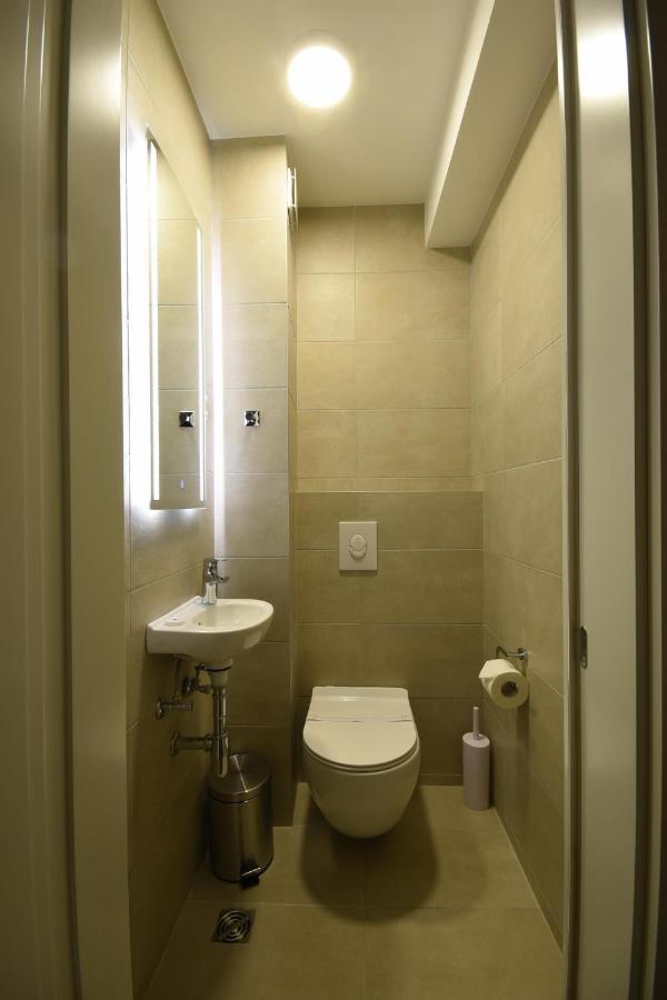 Hotel Lora Belgrade Extérieur photo