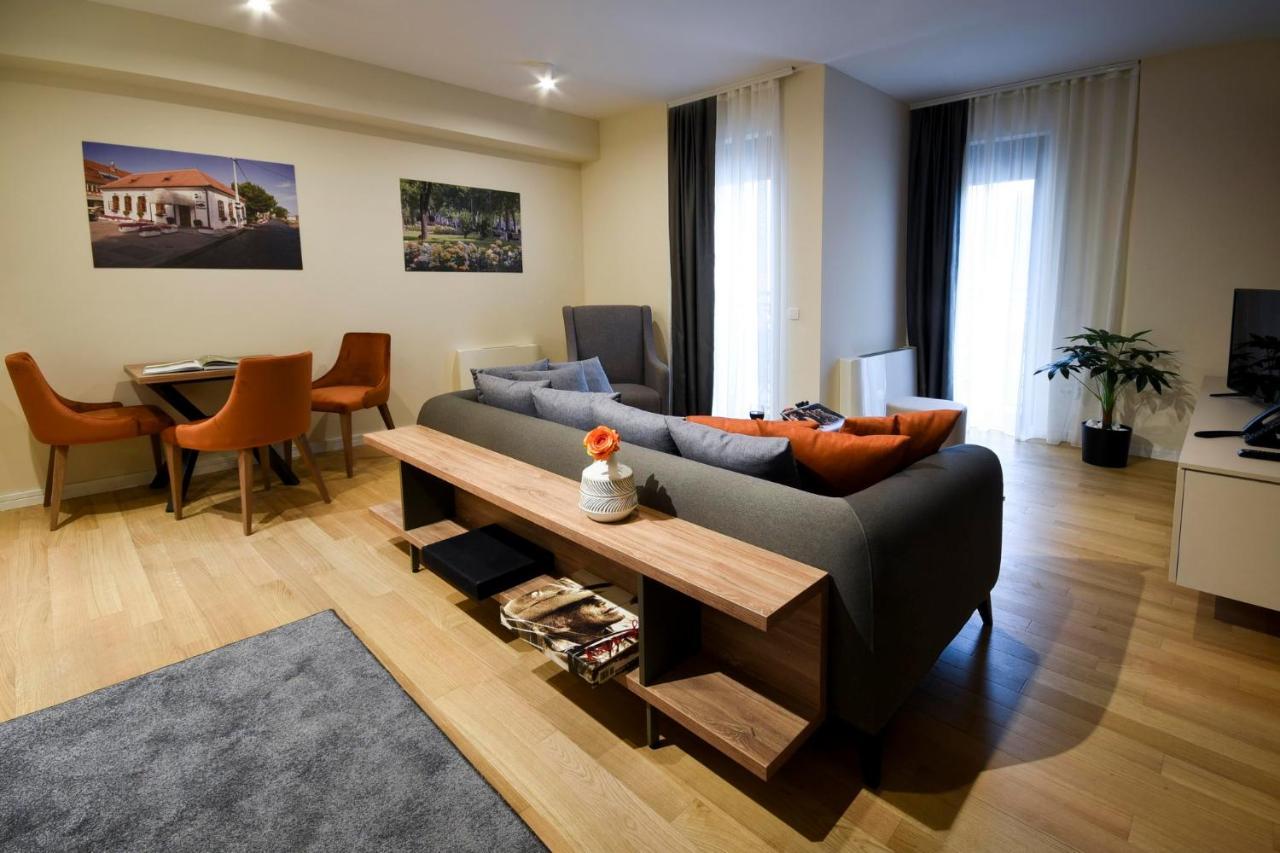 Hotel Lora Belgrade Extérieur photo