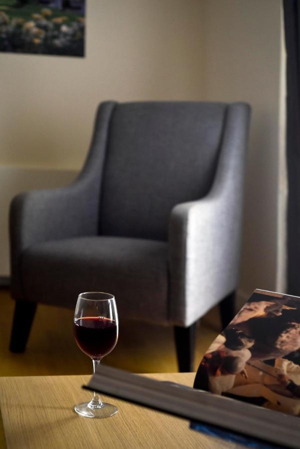 Hotel Lora Belgrade Extérieur photo